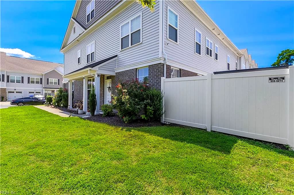 300 Sikeston LN, CHESAPEAKE VA 23322 - Photo 4