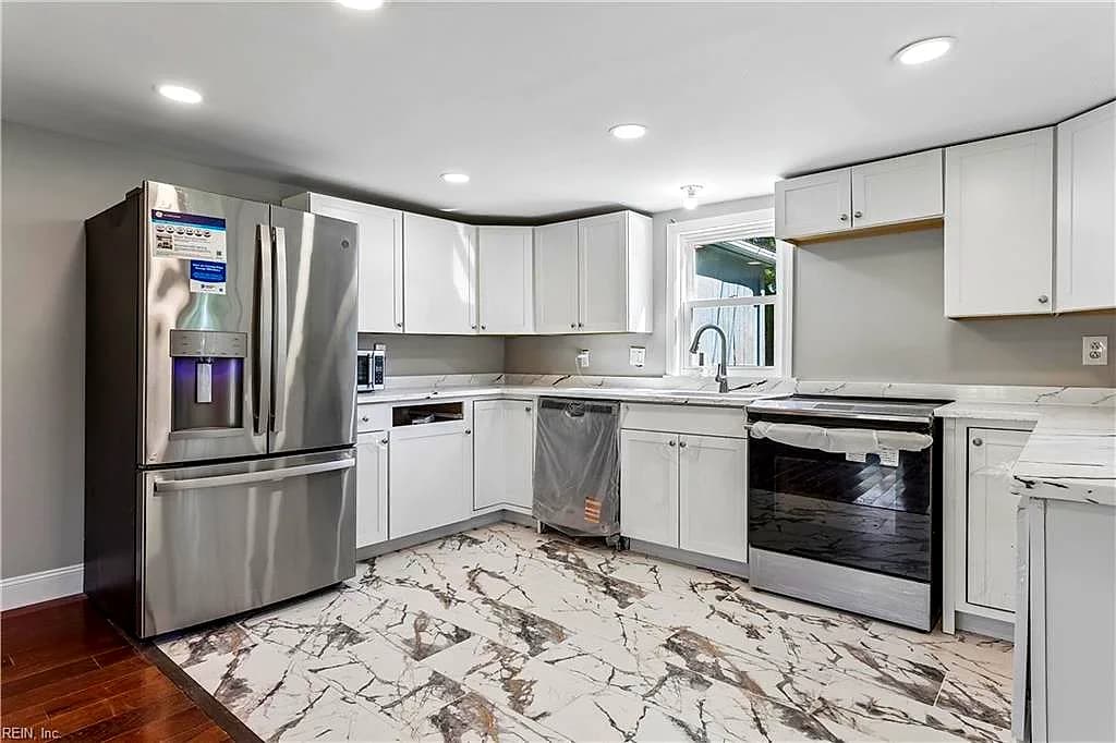 9571 Rowes Point RD, HAYES VA 23072 thumb 7