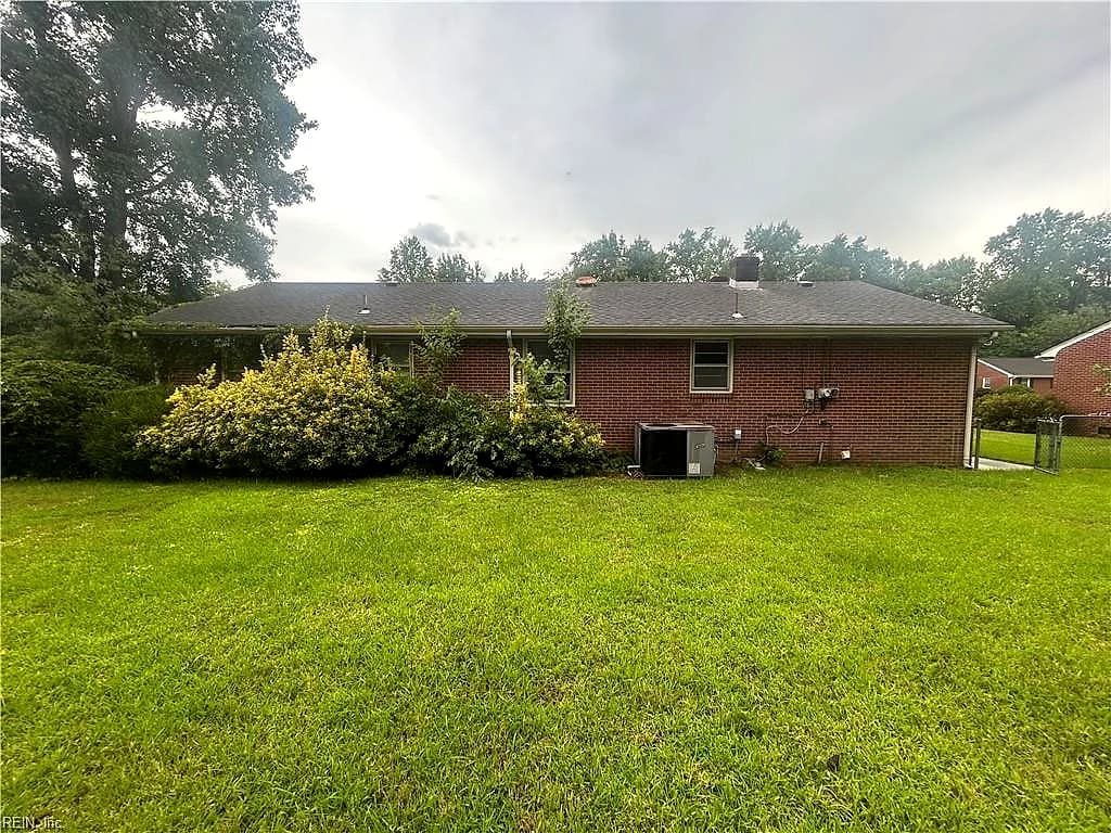 4024 Oak DR, CHESAPEAKE VA 23321 - Photo 4