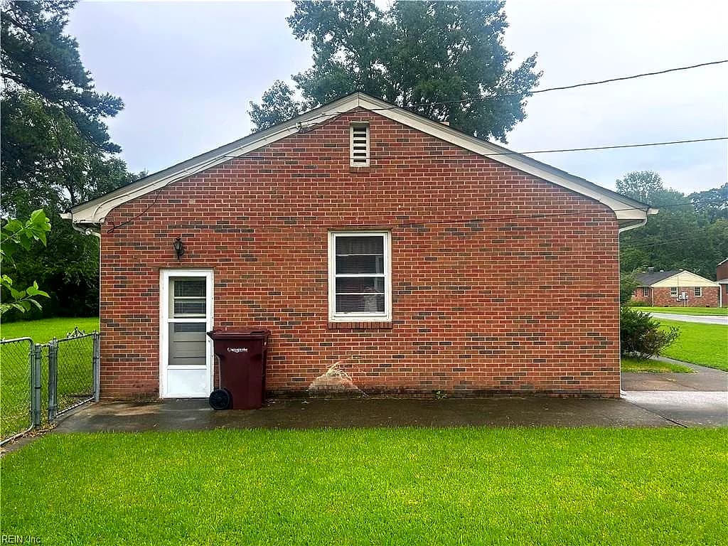 4024 Oak DR, CHESAPEAKE VA 23321 - Photo 5