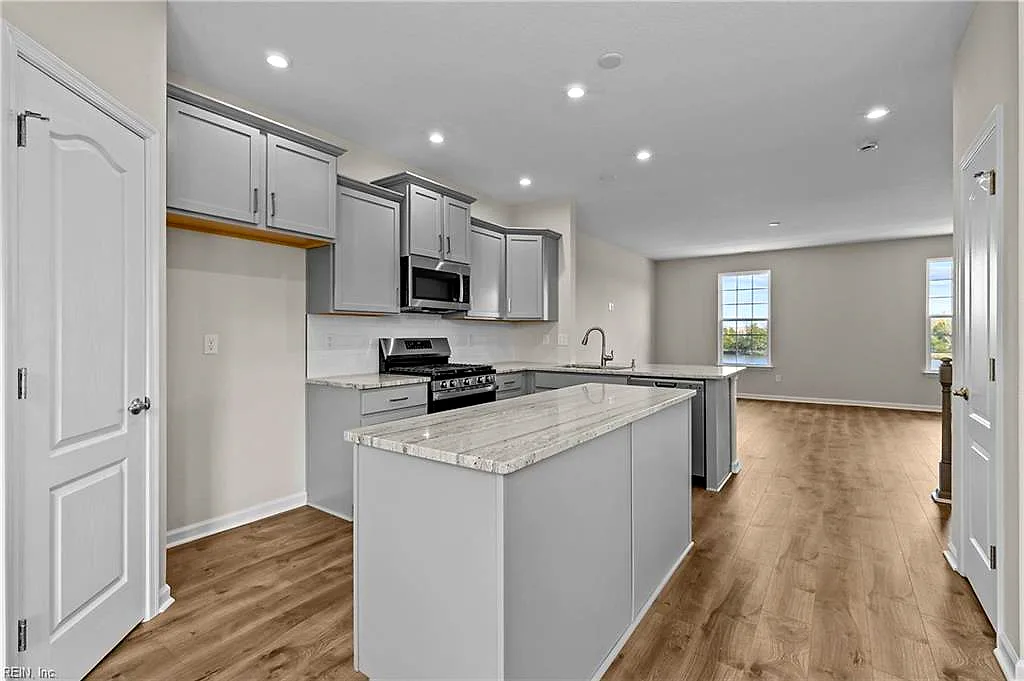 204 Freeman DR, HAMPTON VA 23666 thumb 7