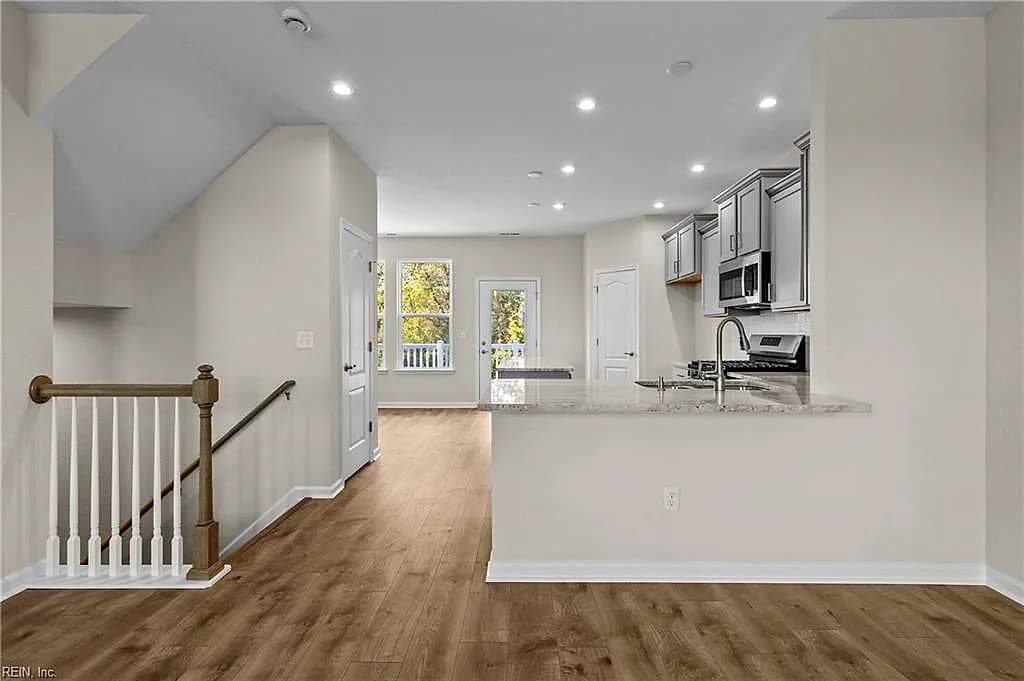 204 Freeman DR, HAMPTON VA 23666 thumb 8