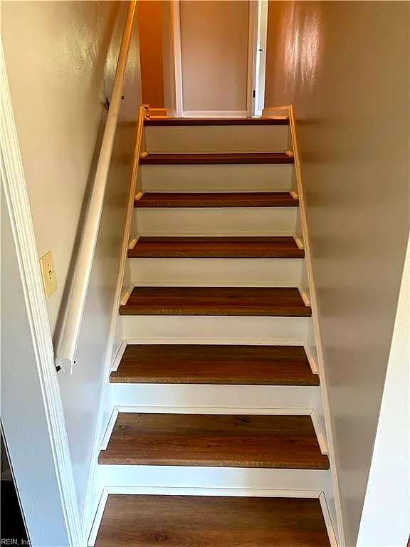 3805 Chesapeake AVE, HAMPTON VA 23661 - Photo 5