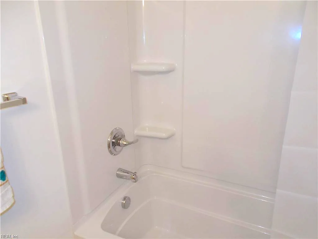 3952 Long Point BLVD, PORTSMOUTH VA 23703 thumb 6