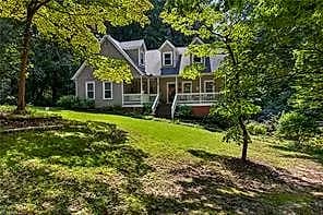 7011 Tracey CT, GLOUCESTER VA 23061 - Main photo