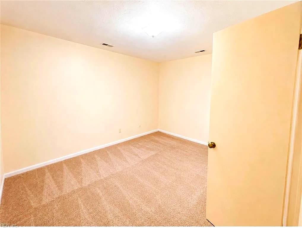 4866 Texas AVE #Ave, NORFOLK VA 23513 thumb 9
