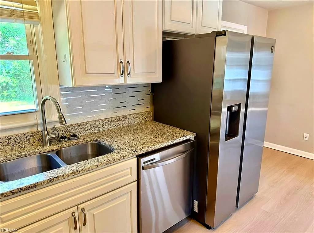 2713 Saint Mihiel AVE, NORFOLK VA 23509 - Photo 5