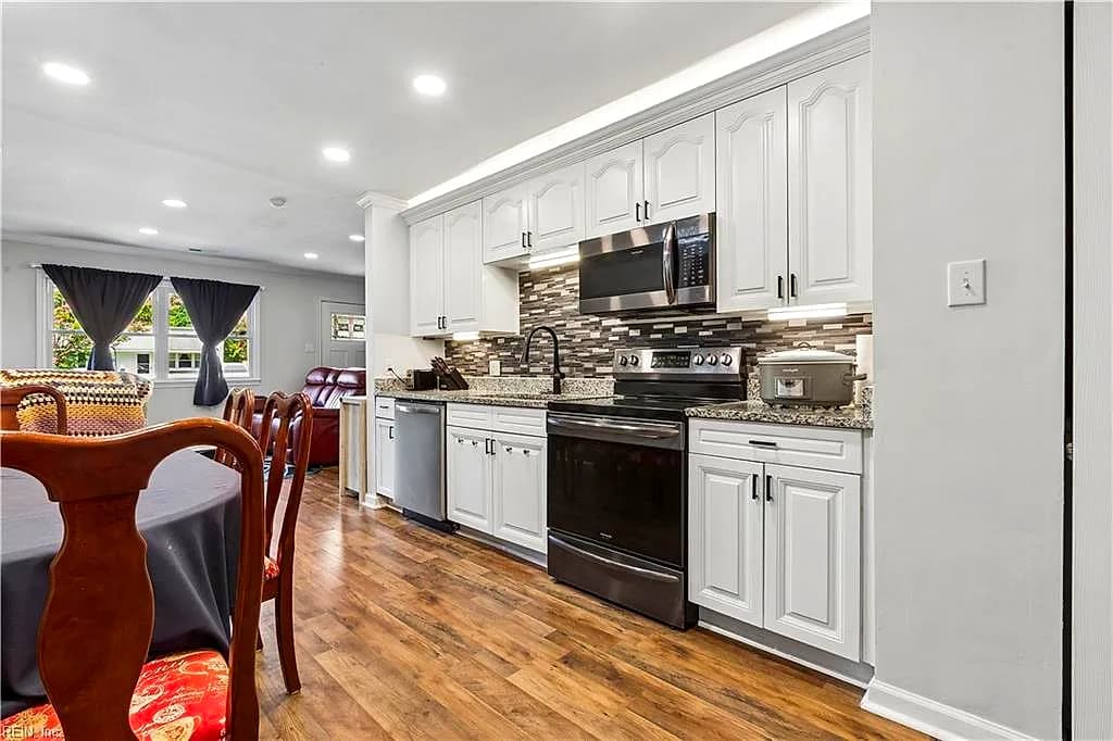 2002 Whitman PL, HAMPTON VA 23663 thumb 8