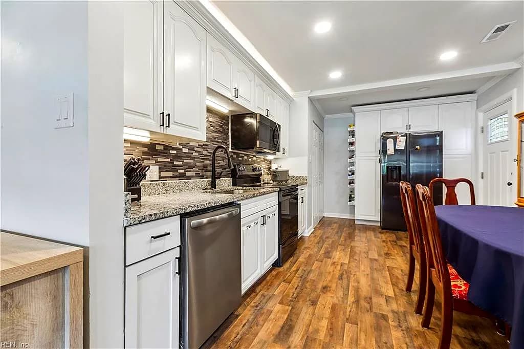 2002 Whitman PL, HAMPTON VA 23663 thumb 9