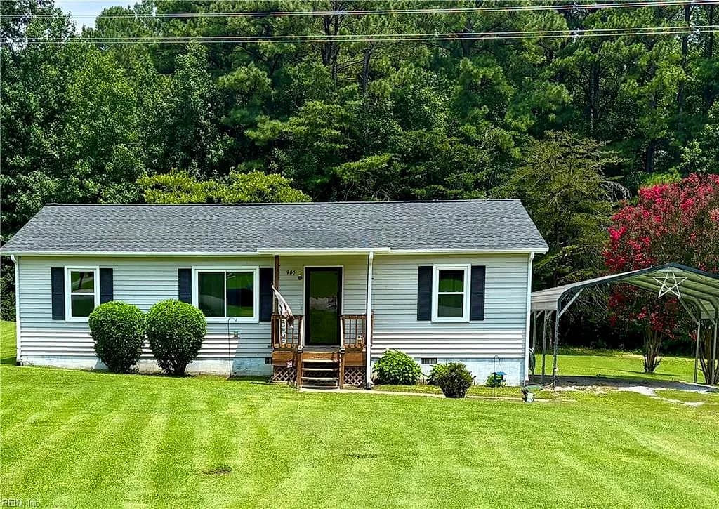 905 Woodland DR, SOUTH HILL VA 23970 - Photo 2