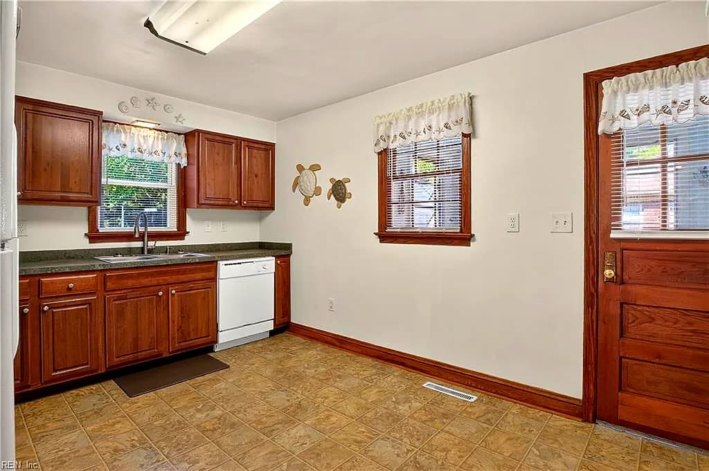 308 Hanbury AVE, PORTSMOUTH VA 23702 thumb 10