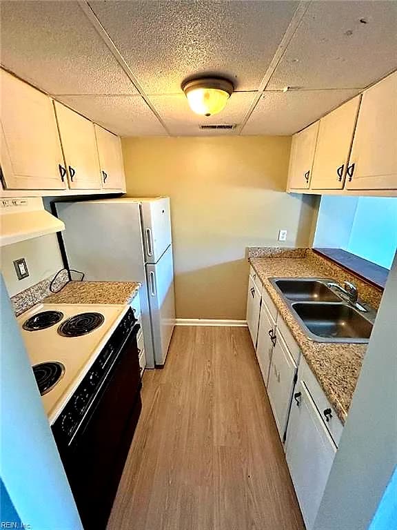 7042 Bray RD, HAYES VA 23072 - Photo 3