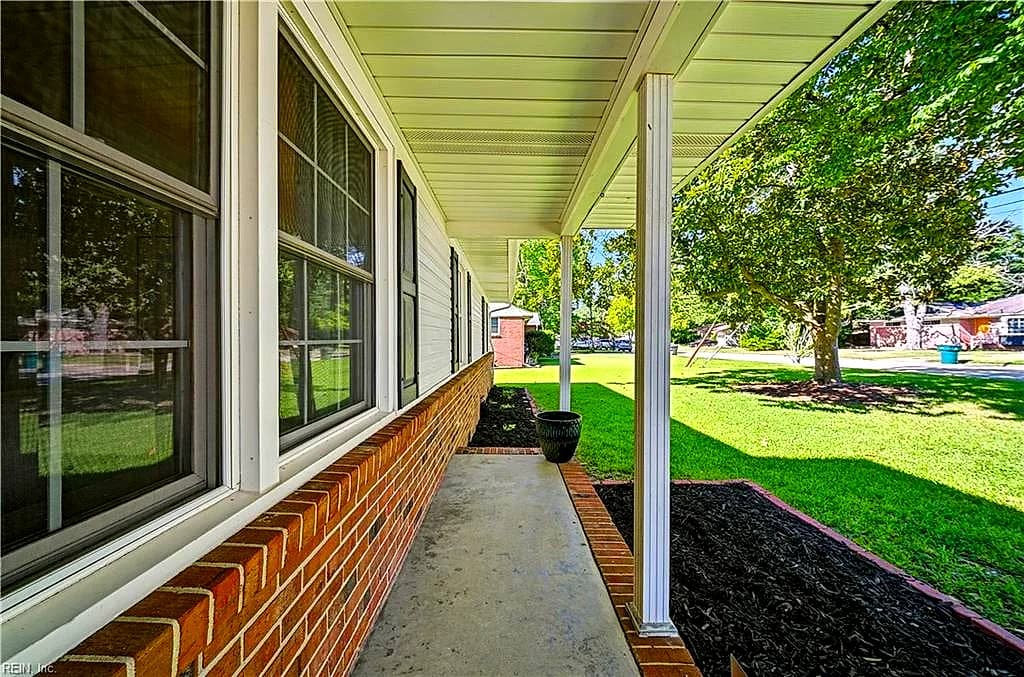 11 Linda DR, NEWPORT NEWS VA 23608 - Photo 3