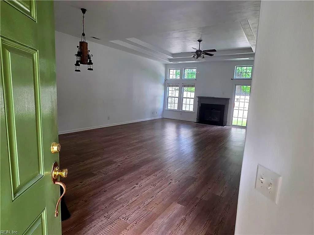 102 Lands End LN, CARROLLTON VA 23314 - Photo 5