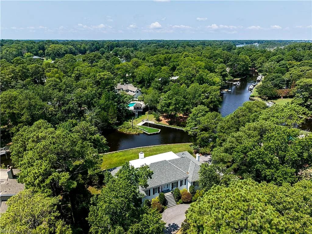449 Discovery RD, VIRGINIA BEACH VA 23451 - Photo 4