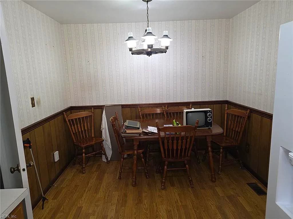 715 ESSEX PARK DR, HAMPTON VA 23669 - Photo 3