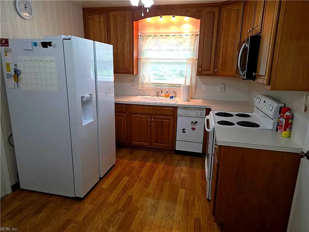 715 ESSEX PARK DR, HAMPTON VA 23669 - Photo 4