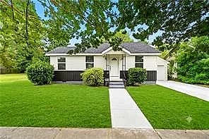 630 33rd ST, NEWPORT NEWS VA 23607 - Photo 2