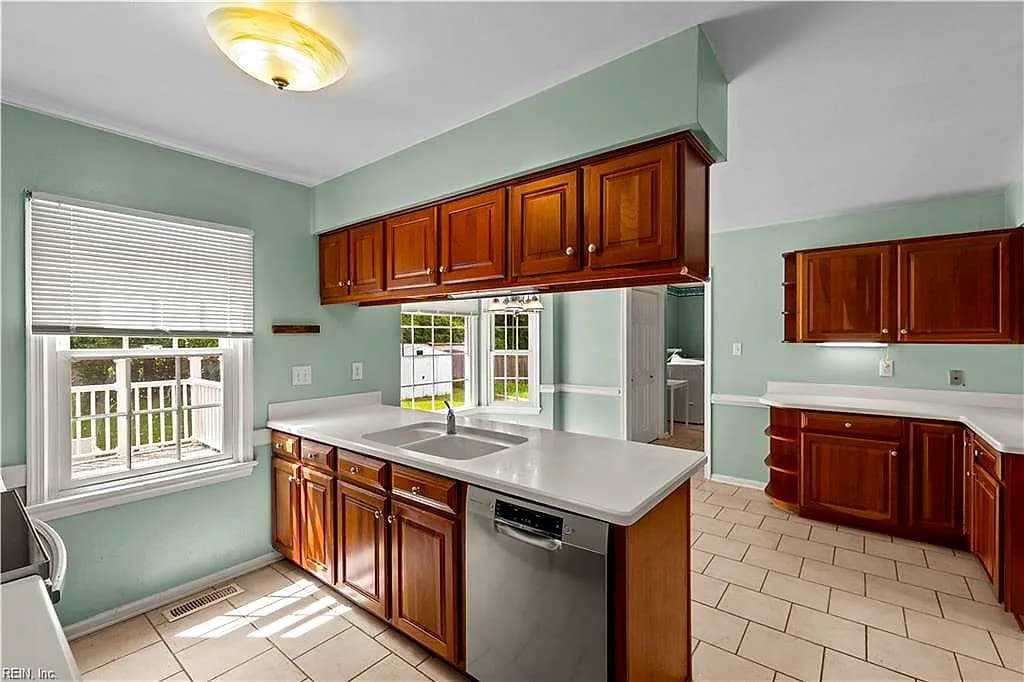 681 Churchill DR, VIRGINIA BEACH VA 23464 thumb 7