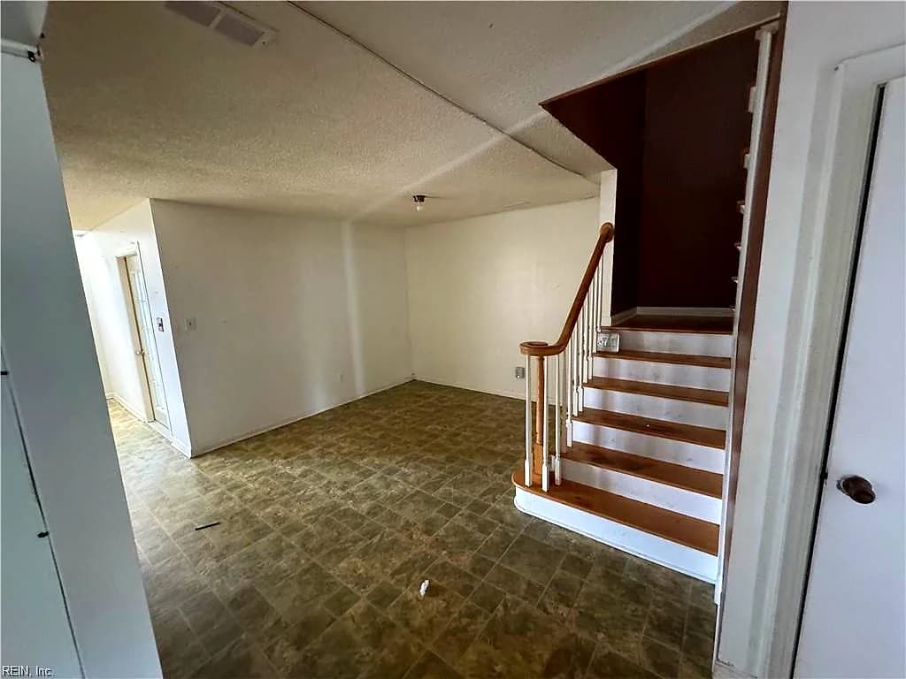 3217 Sugar Creek DR, VIRGINIA BEACH VA 23452 - Photo 3