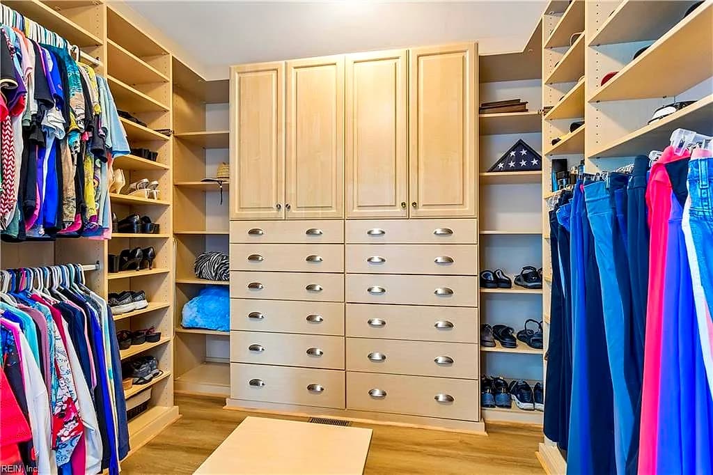 115 Holden LN, YORKTOWN VA 23692 thumb 12