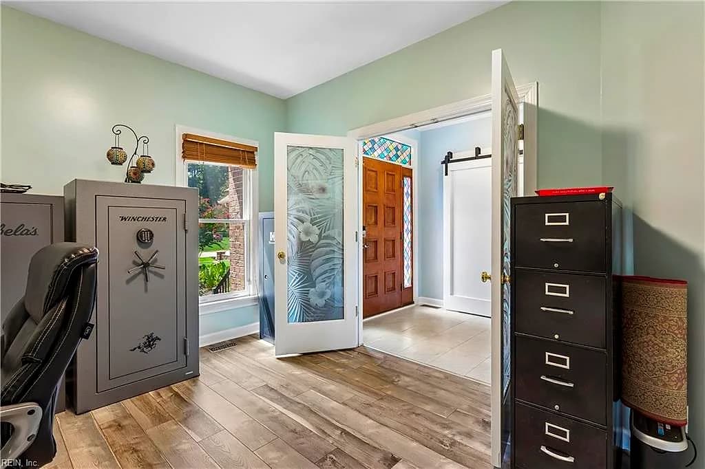 115 Holden LN, YORKTOWN VA 23692 thumb 6