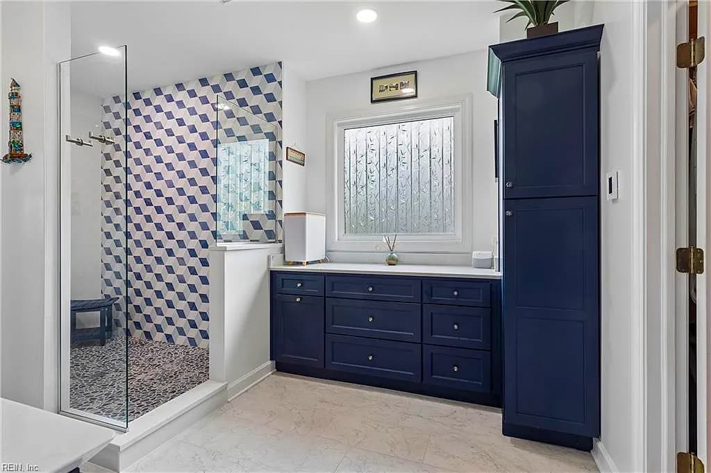 115 Holden LN, YORKTOWN VA 23692 thumb 9