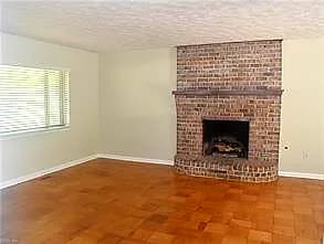 725 Roslyn RD, NEWPORT NEWS VA 23601 thumb 3