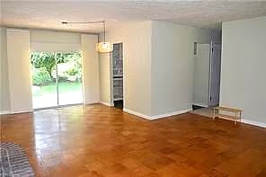 725 Roslyn RD, NEWPORT NEWS VA 23601 - Photo 4