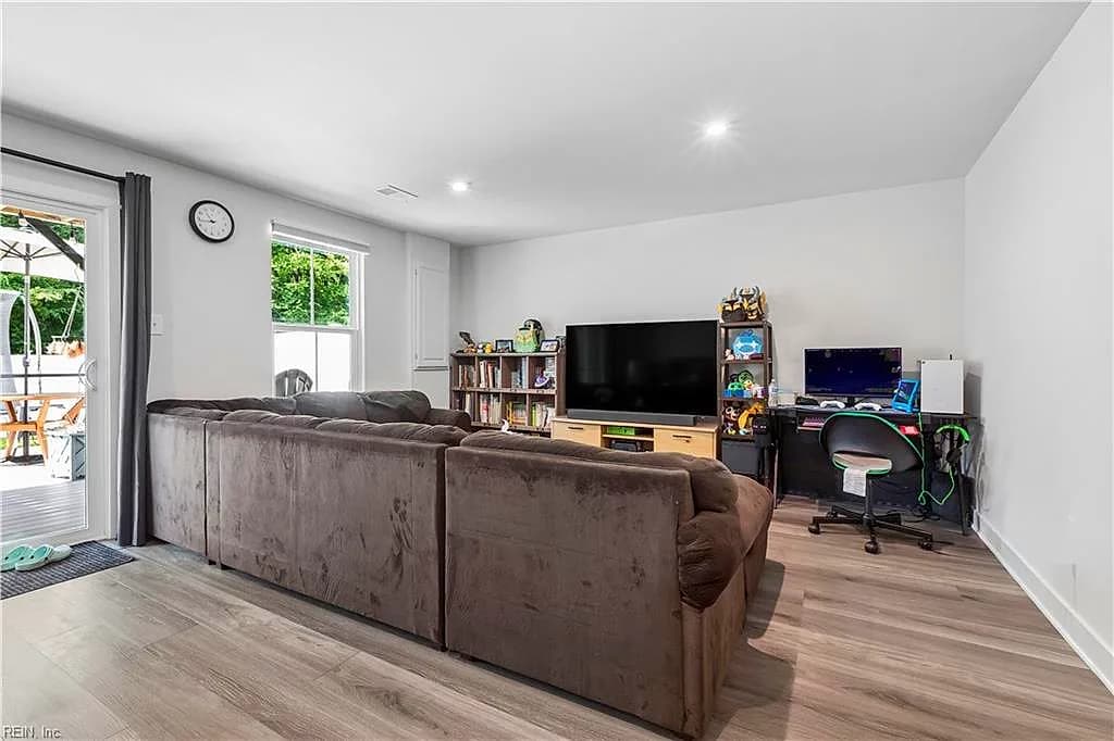 113 BIG WOODS DR, POQUOSON VA 23662 thumb 6