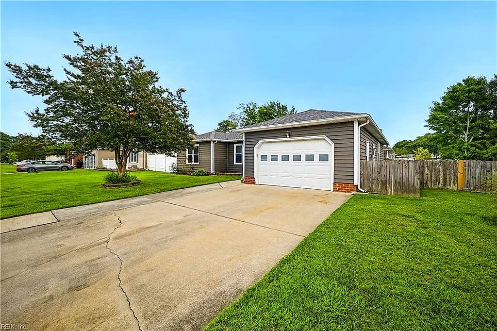875 Dwyer RD, VIRGINIA BEACH VA 23454 - Photo 4