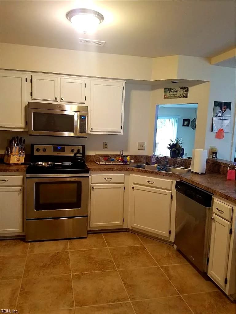 1001 Shoal Creek Trail TRL, CHESAPEAKE VA 23320 - Photo 5