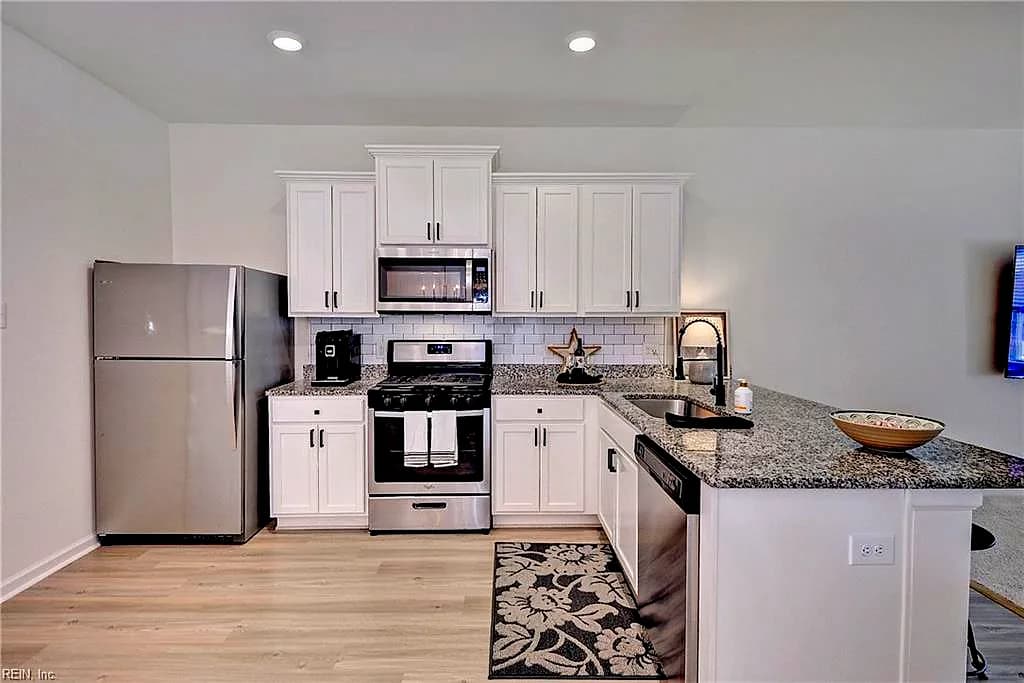 2027 Chartwell DR, NEWPORT NEWS VA 23608 thumb 11