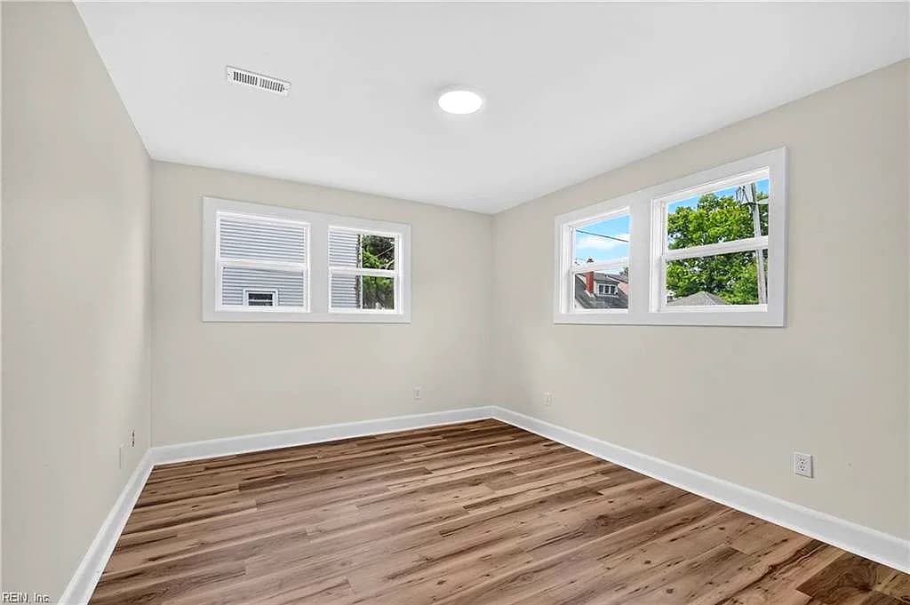 325 W 37th ST, NORFOLK VA 23508 thumb 9