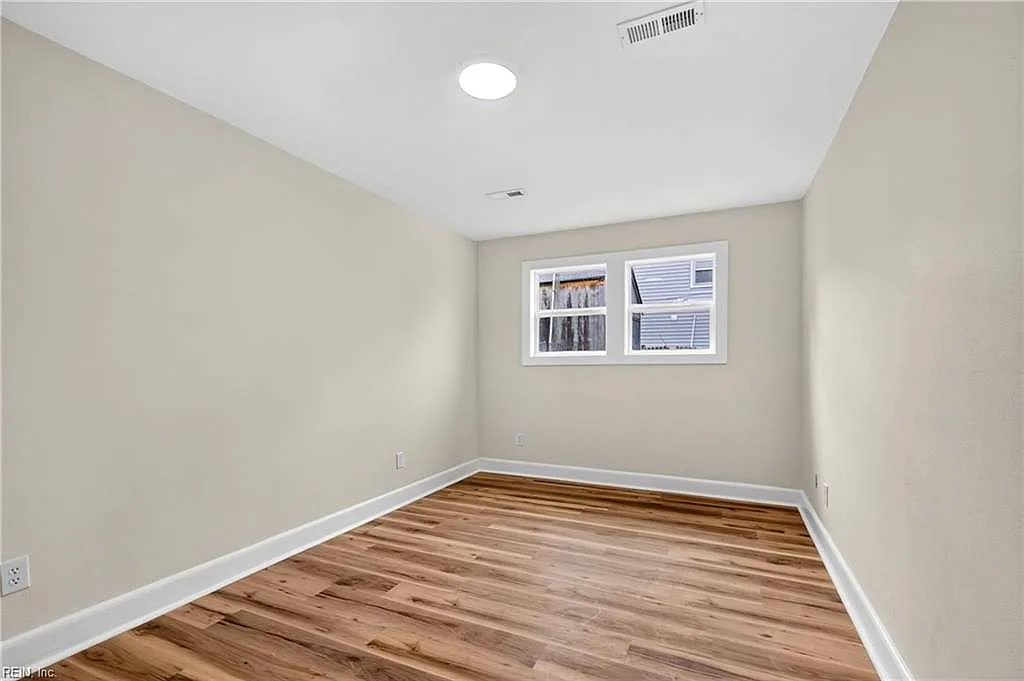 325 W 37th ST, NORFOLK VA 23508 thumb 10