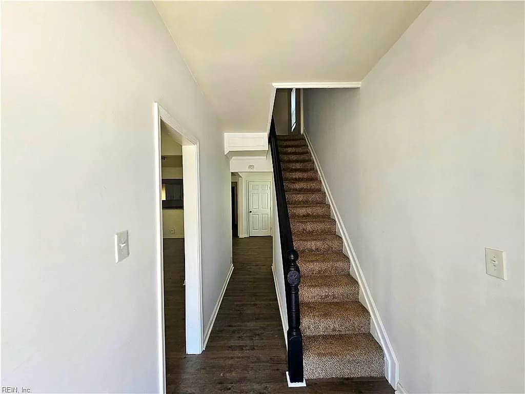 1221 29th ST, NEWPORT NEWS VA 23607 - Photo 3