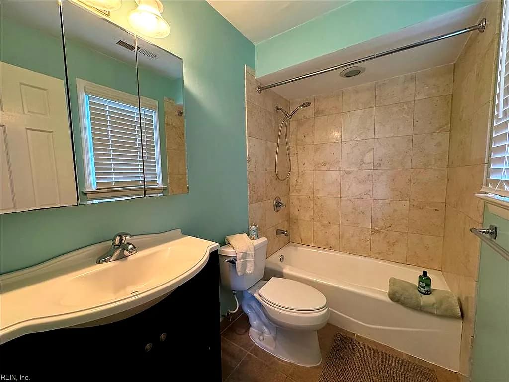 598 Pinewood DR #106, VIRGINIA BEACH VA 23451 - Photo 3
