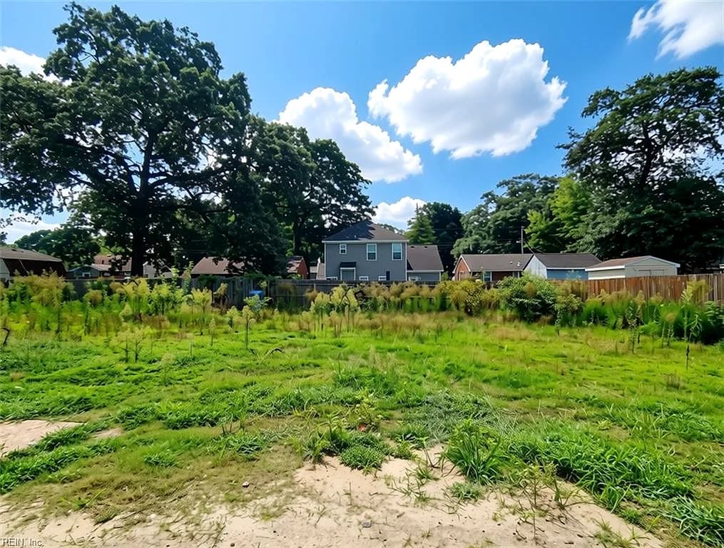 1518 B Walnut AVE, CHESAPEAKE VA 23325 - Photo 3