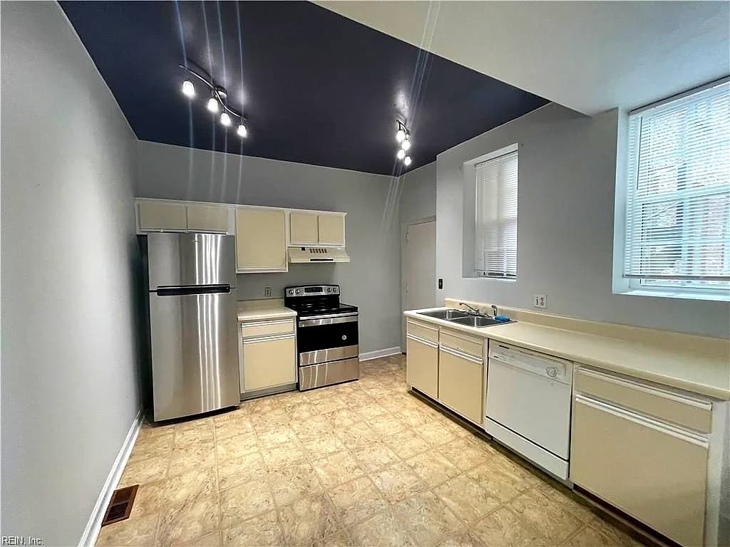 610 W Princess Anne RD #B2, NORFOLK VA 23517 - Photo 4