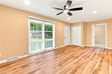 2124 Jeffrey DR, NORFOLK VA 23518 thumb 1