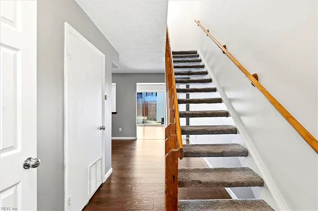 407 Chinaberry DR, VIRGINIA BEACH VA 23454 - Photo 3
