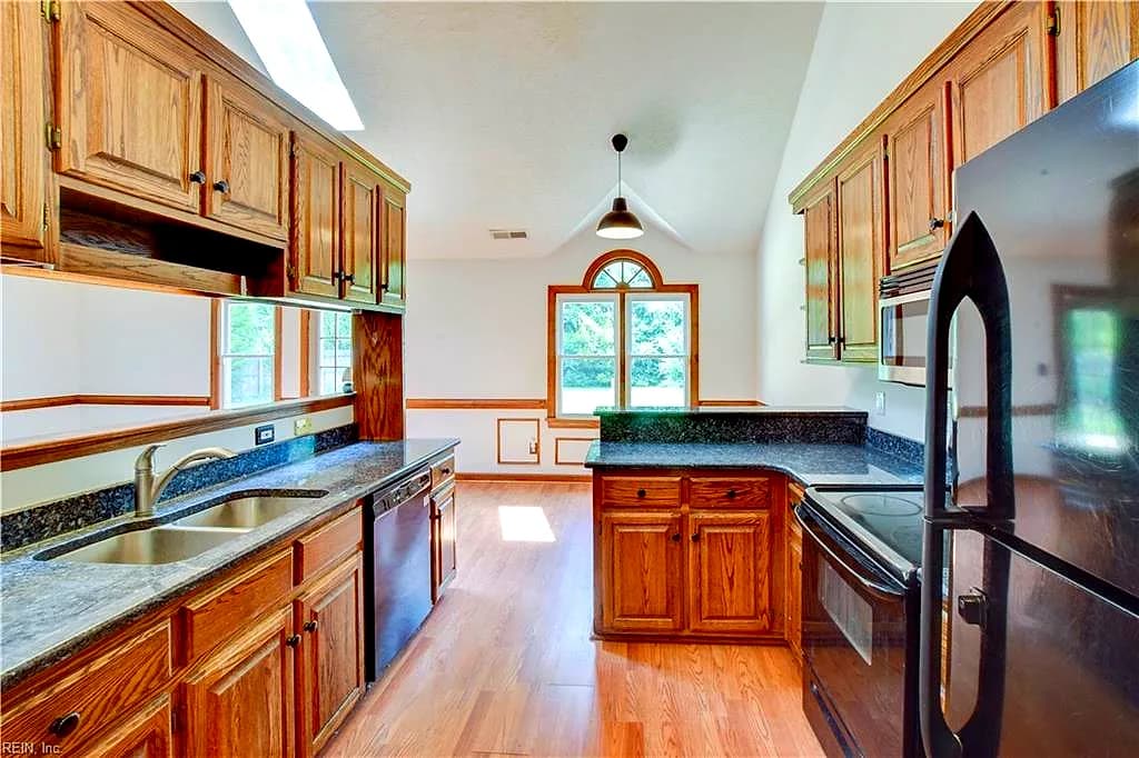 144 Lane CRES, SMITHFIELD VA 23430 thumb 9