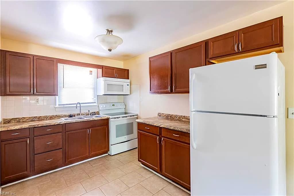 9101 Hammett AVE #B, NORFOLK VA 23503 - Photo 5