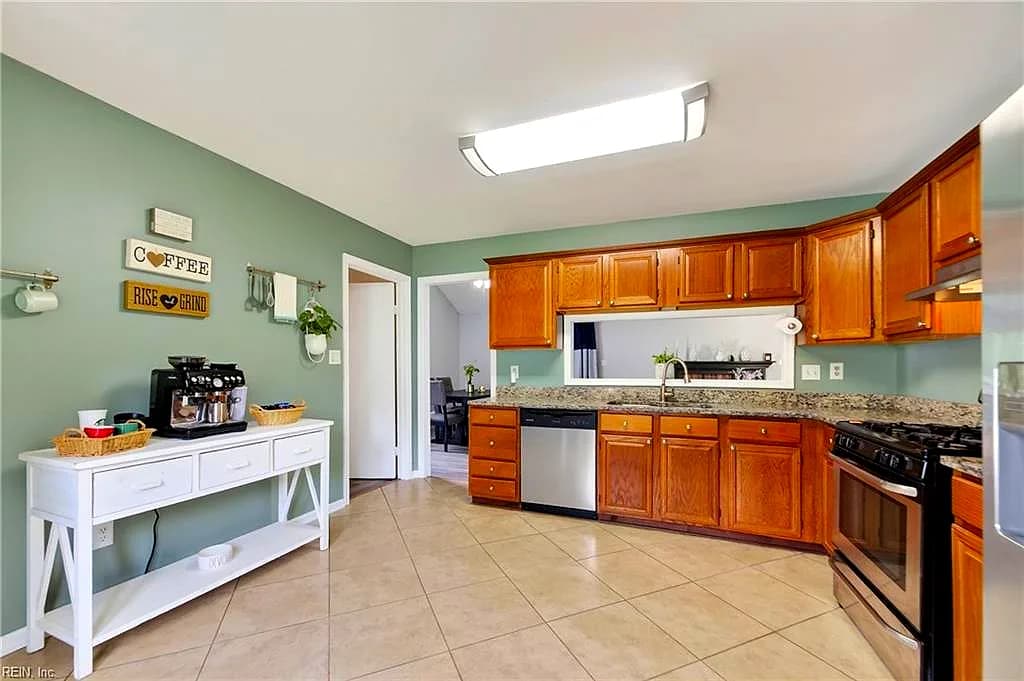 11 Rosser DR, HAMPTON VA 23669 thumb 8