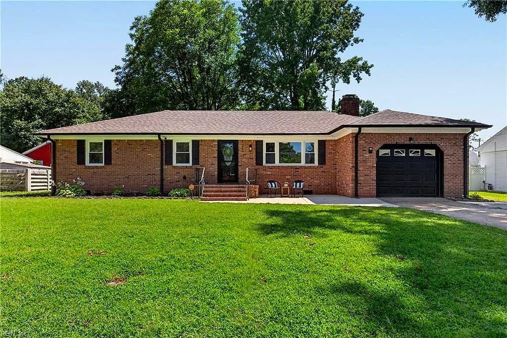 429 Clemson AVE, CHESAPEAKE VA 23324 - Main photo