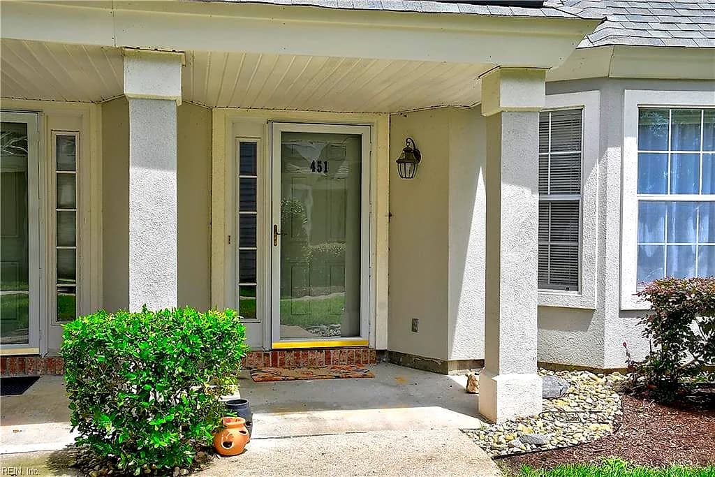 451 Seahorse RN, CHESAPEAKE VA 23320 - Photo 3