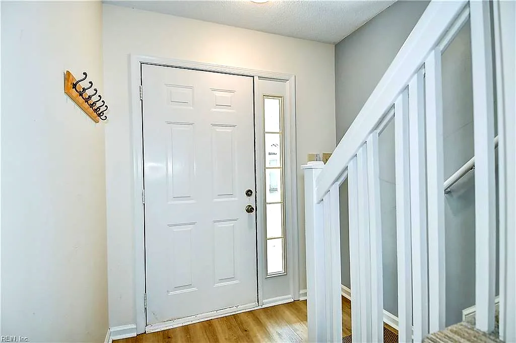 451 Seahorse RN, CHESAPEAKE VA 23320 - Photo 4