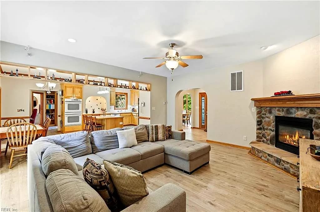 18152 Private Stock LN, SMITHFIELD VA 23430 thumb 9