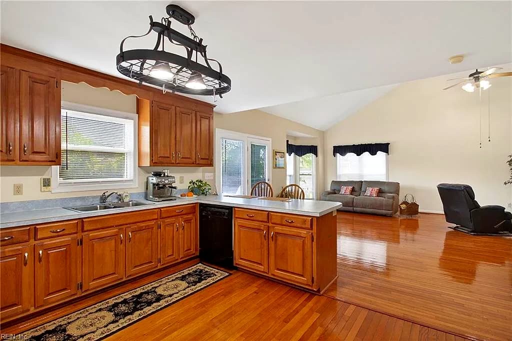 27 REFLECTION LN, HAMPTON VA 23666 thumb 11