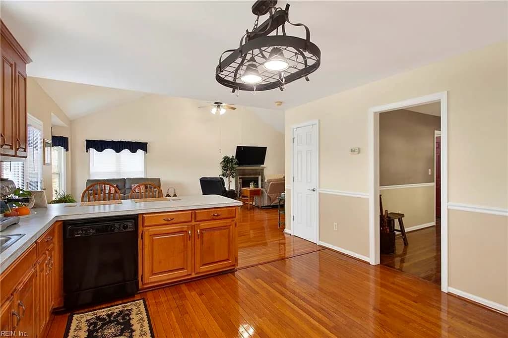 27 REFLECTION LN, HAMPTON VA 23666 thumb 12